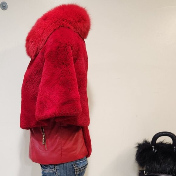 💥STUNNING!💥VTG 100% Lamb Leather, Genuine Fox & Rabbit Fur Cape Vest in Red - Picture 4 of 16